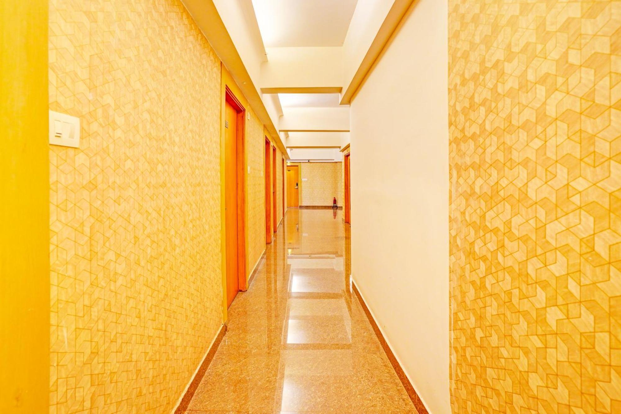 Super Townhouse Oak Electronic City Formerly Hotel Trubell Kammasandra Exterior foto